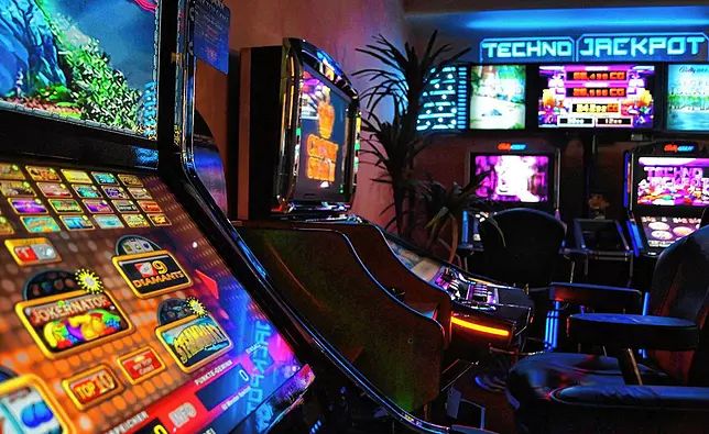 پاکستان میں MEGA888 کا آن لائن کیسینو سیکشن کھولیں۔